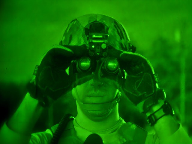 head mounted night vision goggles
