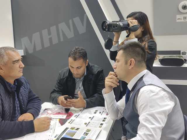 handheld thermal binoculars